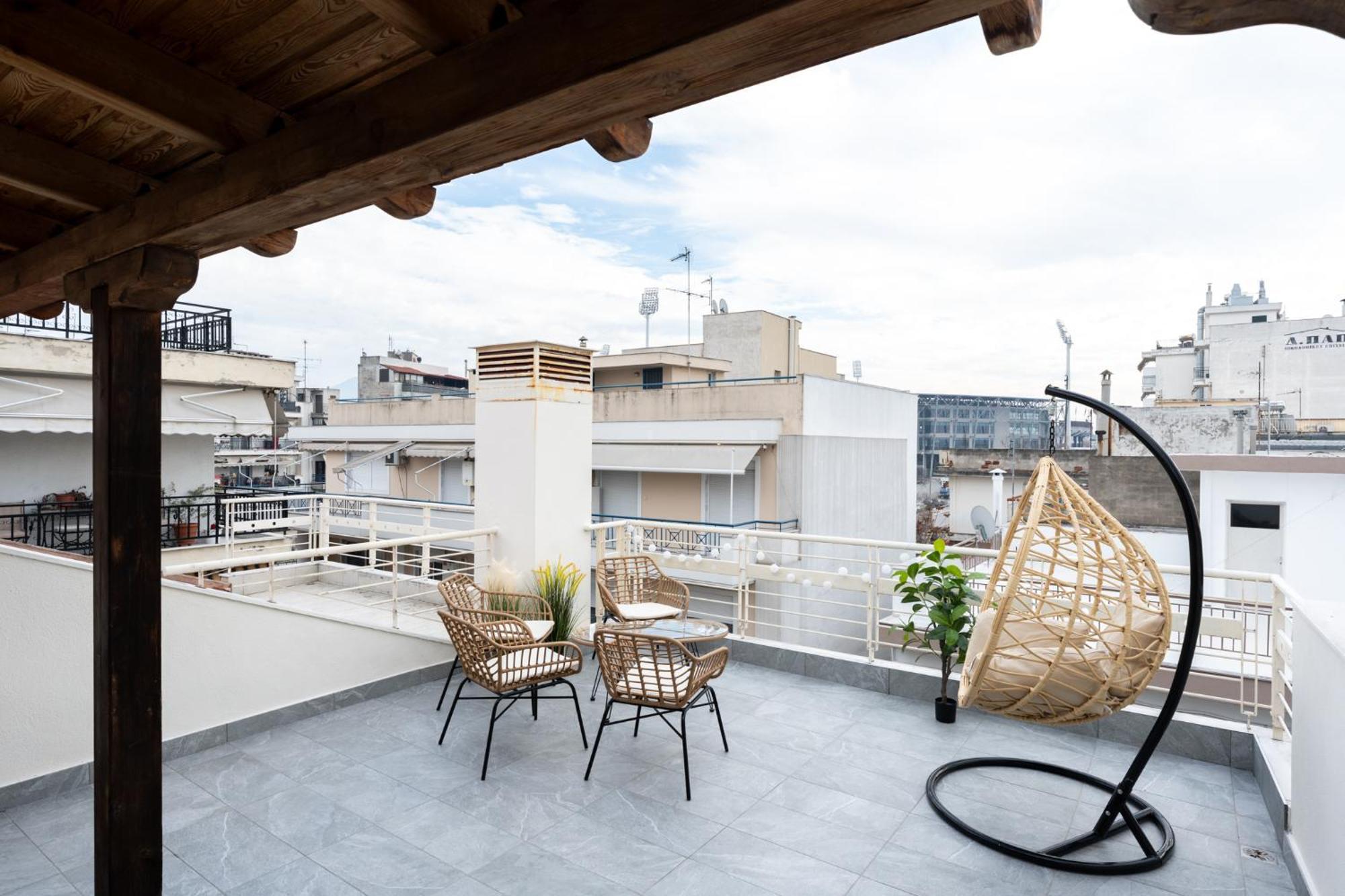Pomegranate Luxury Penthouse Maisonette With Beautiful Terrace & Free Parking By Binobi ! Thessaloniki Buitenkant foto