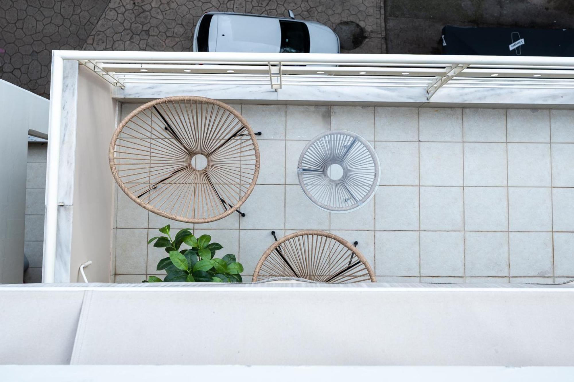 Pomegranate Luxury Penthouse Maisonette With Beautiful Terrace & Free Parking By Binobi ! Thessaloniki Buitenkant foto