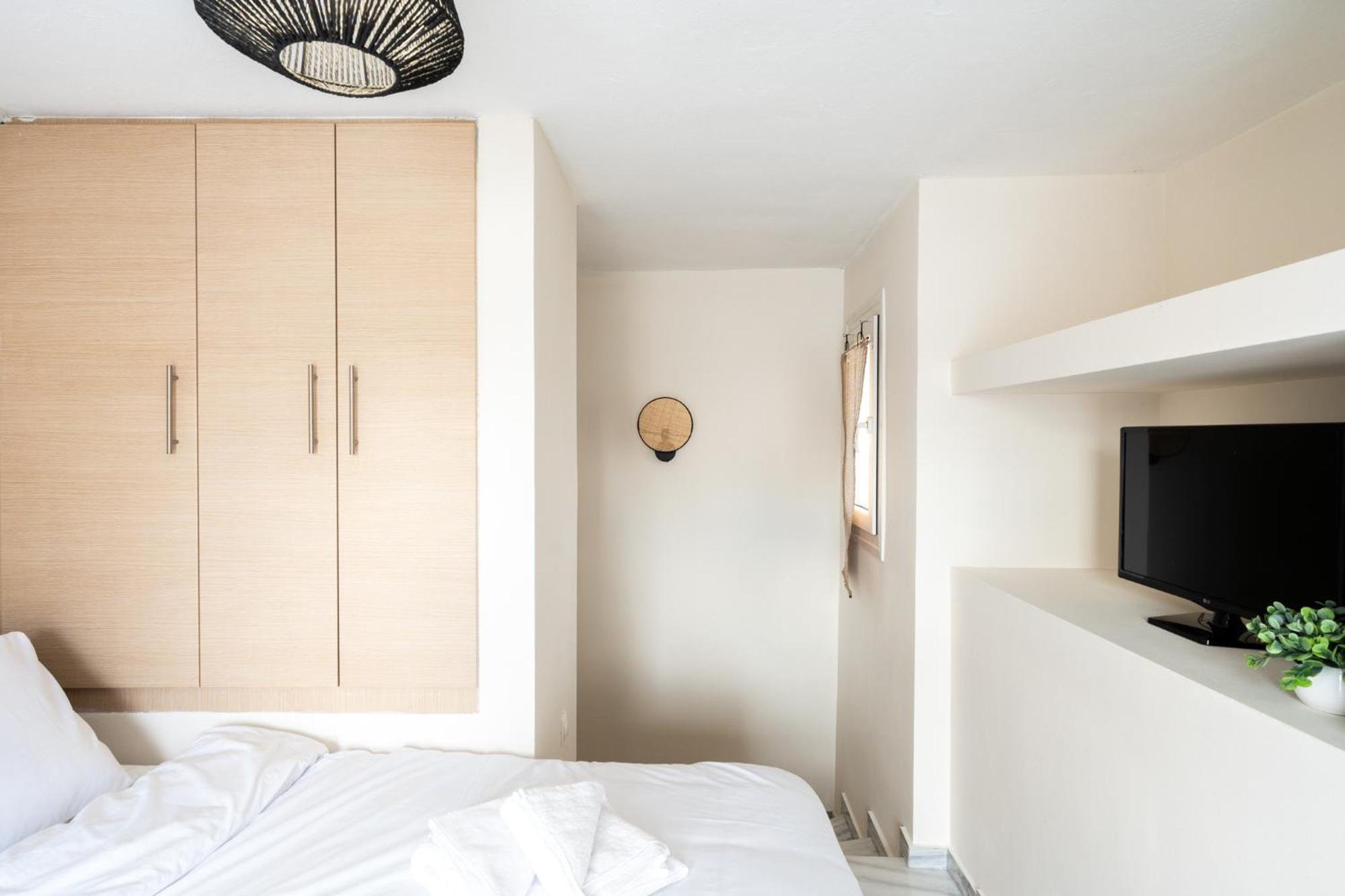 Pomegranate Luxury Penthouse Maisonette With Beautiful Terrace & Free Parking By Binobi ! Thessaloniki Buitenkant foto