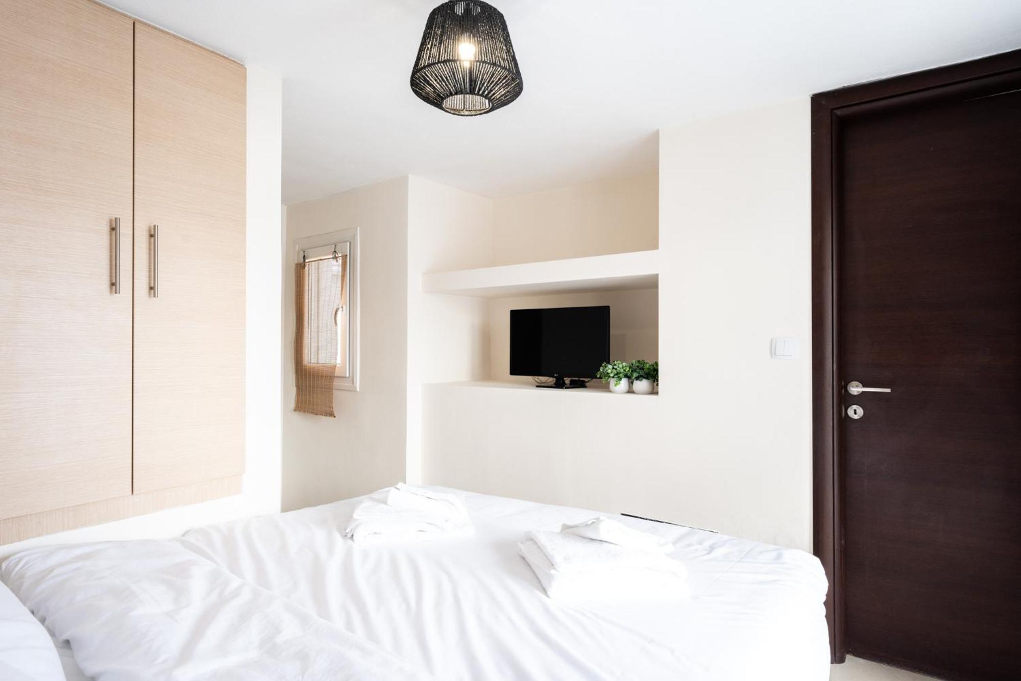 Pomegranate Luxury Penthouse Maisonette With Beautiful Terrace & Free Parking By Binobi ! Thessaloniki Buitenkant foto